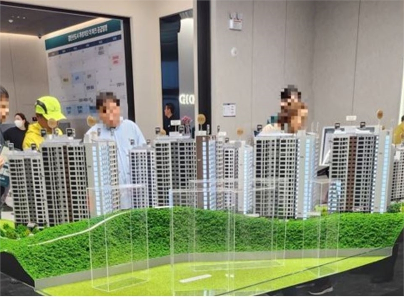 11월 12일 실시된 653세대(특별공급분 410세대 제외)의 인천 검단신도시 푸르지오더파크의 1순위 청약 경쟁률이 1627건의 청약통장이 접수, 평균 2.49대1 의 낮은 경쟁률을 보였다.[사진=차석록 기자]