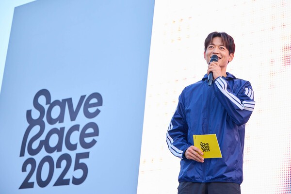 샤이니 민호가 11월9일 유니세프 한국위원회와 카카오뱅크가 함께한 친환경 기부 마라톤 ‘Save Race 2025’ 에 동참했다.[사진=카카오뱅크]