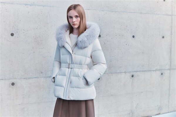 이랜드월드의 여성 패션 브랜드 클라비스(CLOVIS)가 패딩컬렉션을 선보였다.[사진=이랜드월드]