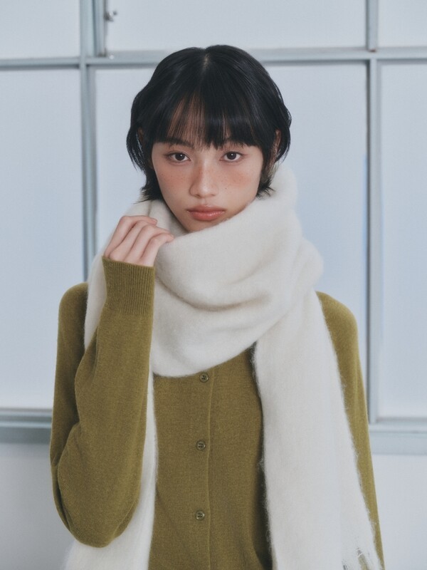   미쏘 25FW 머플러 컬렉션은 겨울 출근룩과 캐주얼 스타일에 포인트를 줄 수 있는 다양한 방한 잡화 제품으로 구성됐다.[사진=이랜드 미쏘]