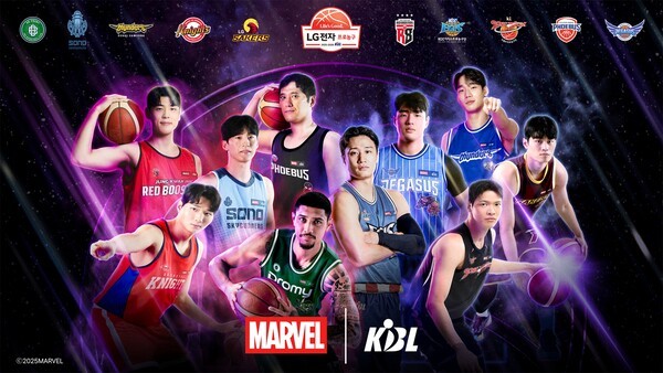 롯데마트는 11월 28일부터 12월 7일까지 10일간 롯데백화점 잠실점 2층 ‘키네틱 그라운드’에서 마블 테마의 KBL 팝업스토어를 운영한다.[포스터=롯데마트]