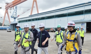 HD현대 권오갑 회장, 조선·정유 등  동남아 주요 사업 점검