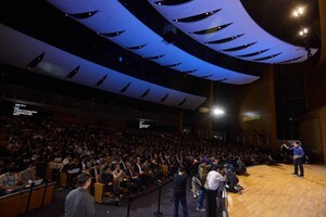 최태원 회장 “AI 효율 경쟁이 미래 좌우할 핵심”…글로벌 협력 강조